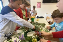 Ustvarjanje učencev pri vrtnarskem krožku na PŠ Tomaj